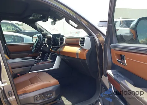 2022 Toyota Tundra 1794 Edition z USA, uszkodzony, nr VIN 5TFMA5DB0NX007424